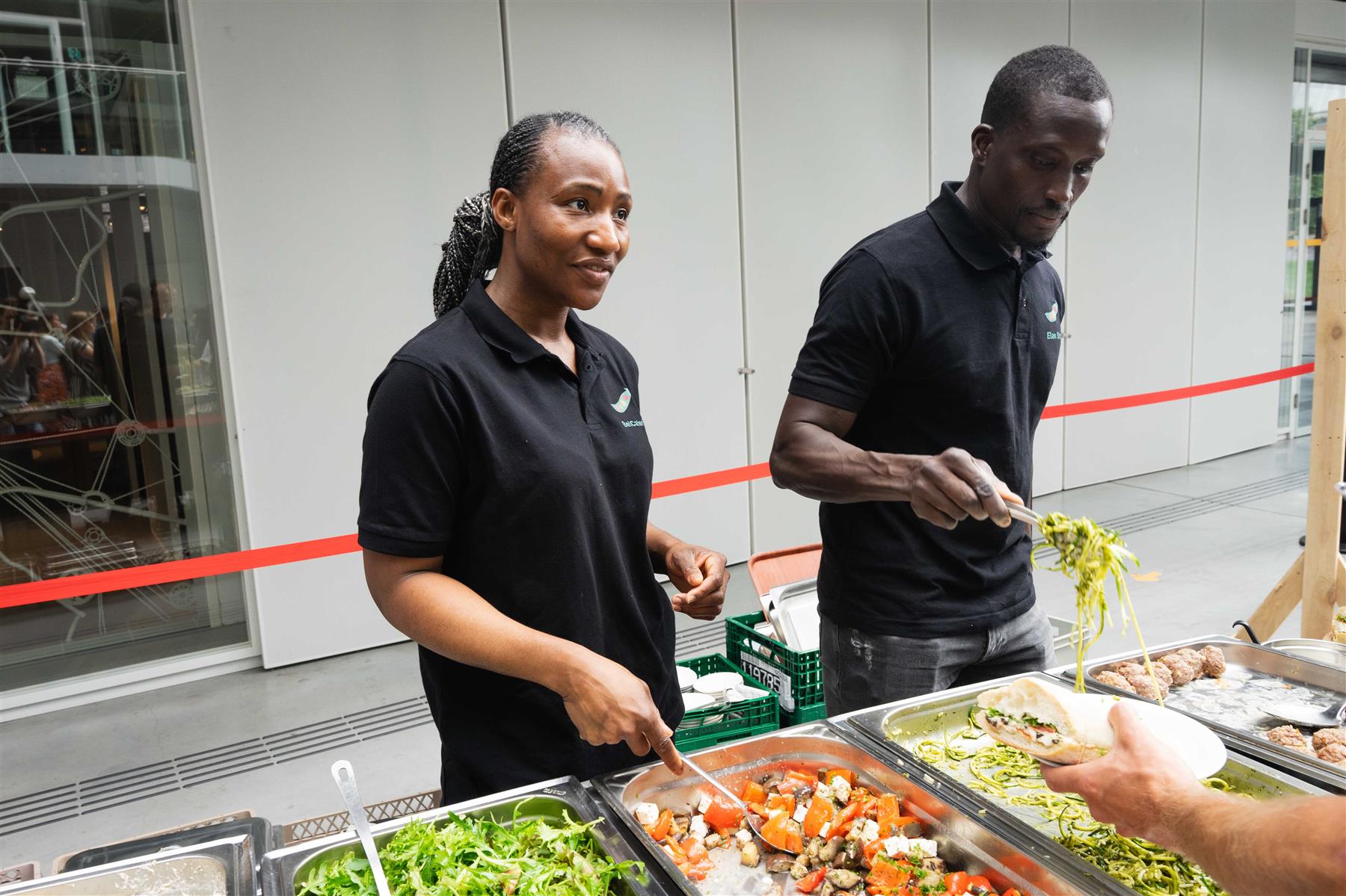 Groot Eiland biedt opleiding, werkervaring, jobcoaching en arbeidszorg aan talentvolle Brusselaars die ver van de arbeidsmarkt staan.